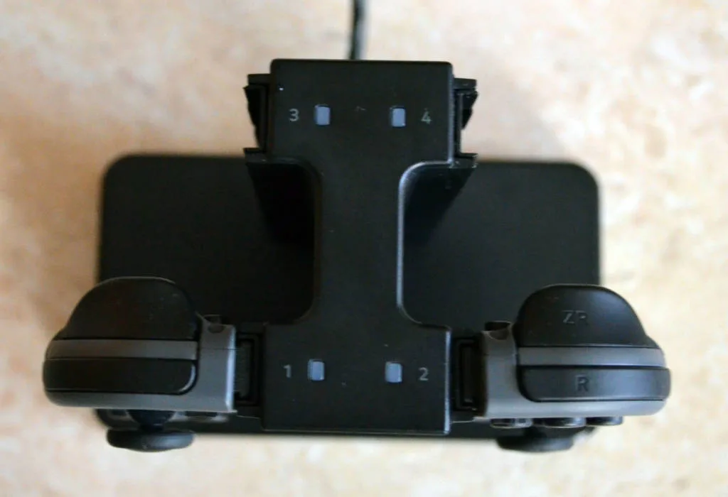 Nintendo Switch Joy Con ładowarka Marki Hori (2)
