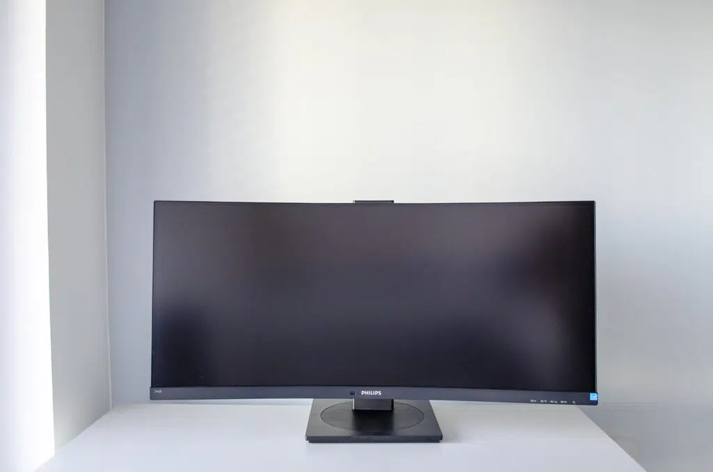 Recenzja Philips 346B1C - zakrzywiony monitor ultrapanoramiczny 4 Philips 346b1c (2)