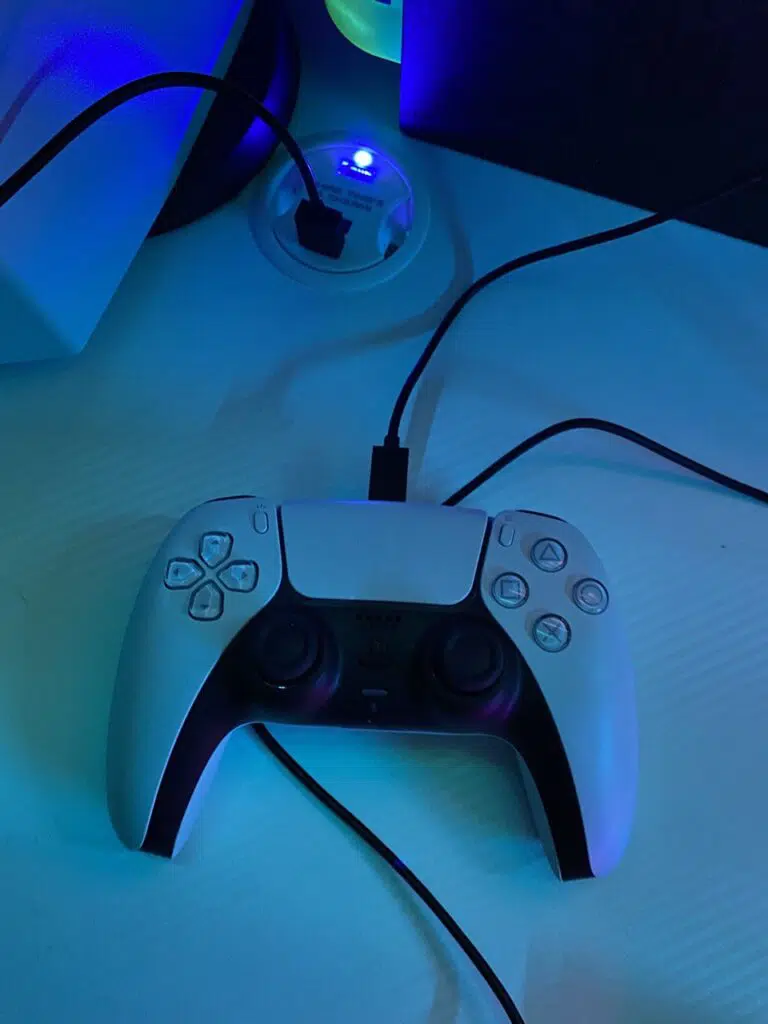 Genesis Holm 320 RGB