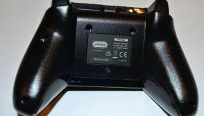 Pad do konsoli Xbox One - recenzja kontrolerów PDP - CAMO, Afterglow Prismatic, Battlefield 1 oraz Titanfall 2 24 Camo pad Xbox One 2